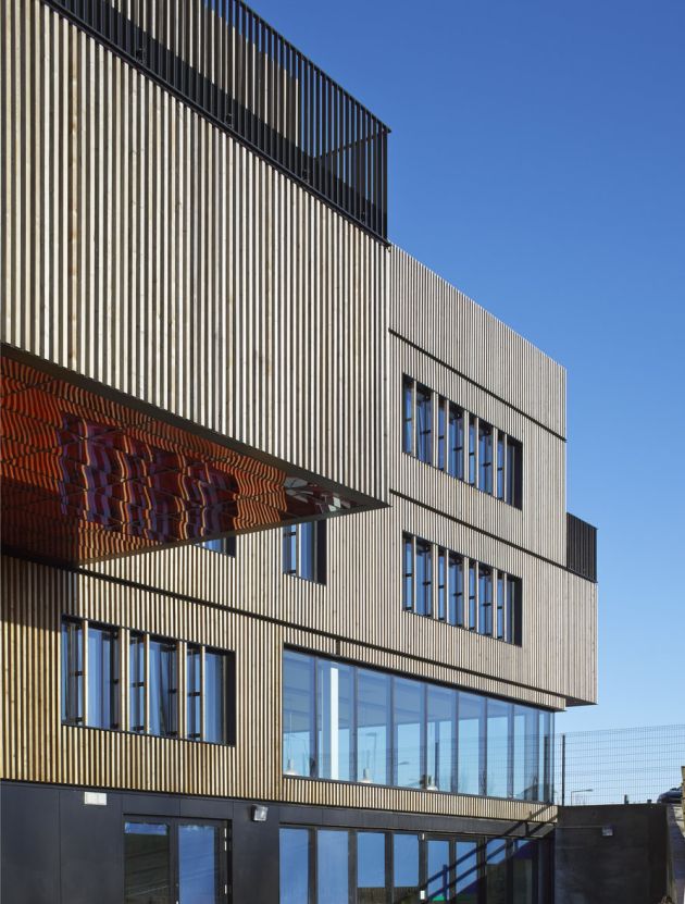 BCL wood cladding panels at Bilston Academy