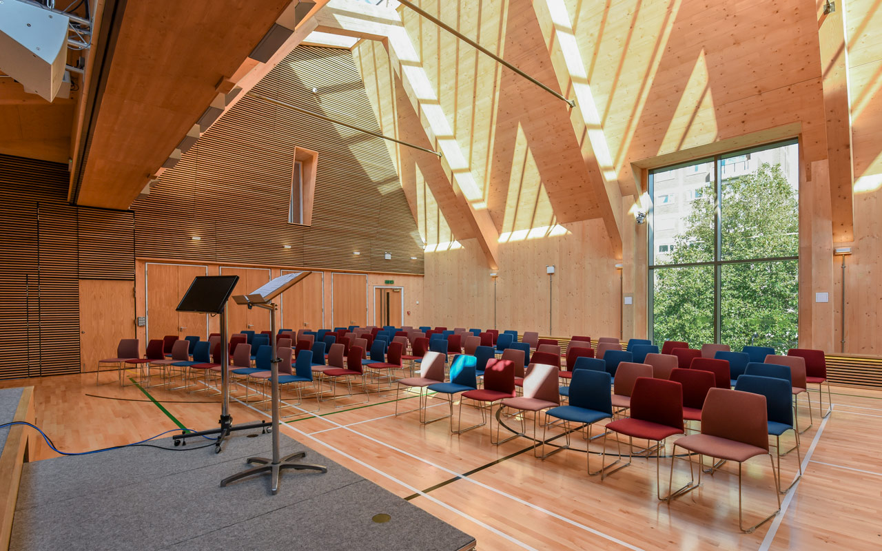 Timber slat walls at Frampton Park Baptist Church