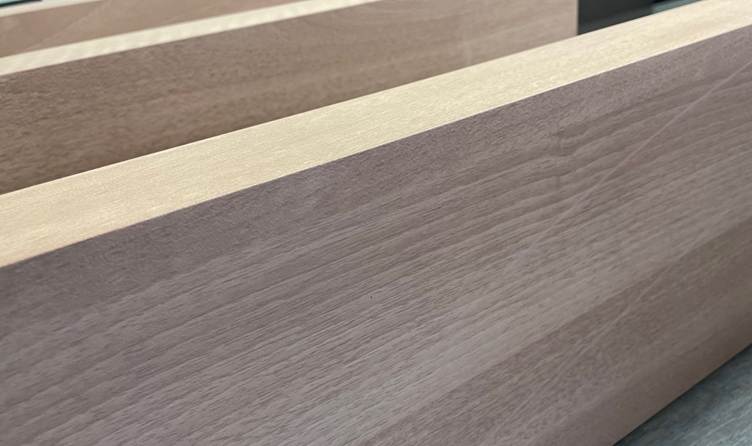BCL’s unique fire resistant aluminium ‘TIMBER EFFECT’ slats in ‘Winchester Oak’ finish.